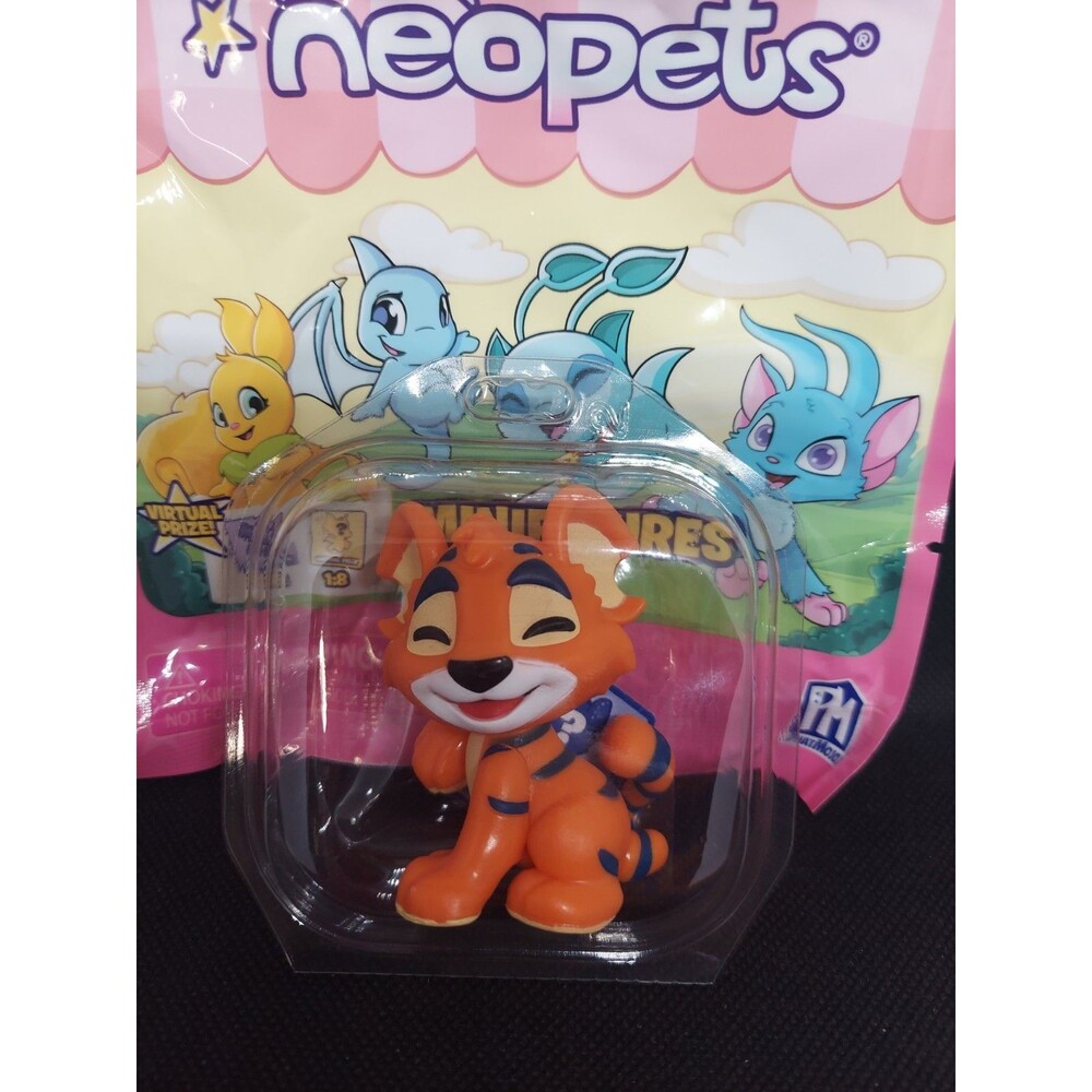 Neopets Phatmojo Minifigure Blind Bag Kougra with Bag and Code